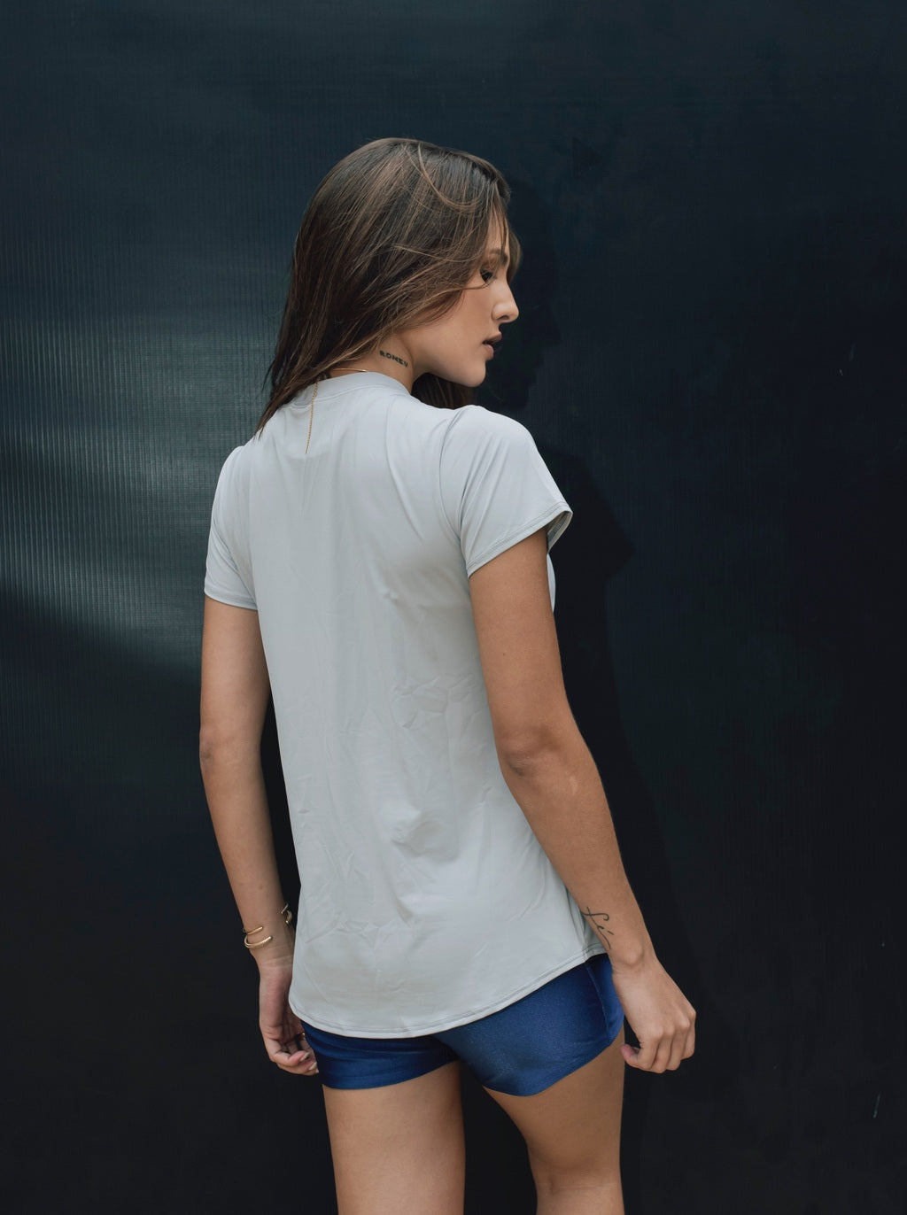 Blusa Cromo – Proteção UV, Conforto e Estilo para o Dia a Dia