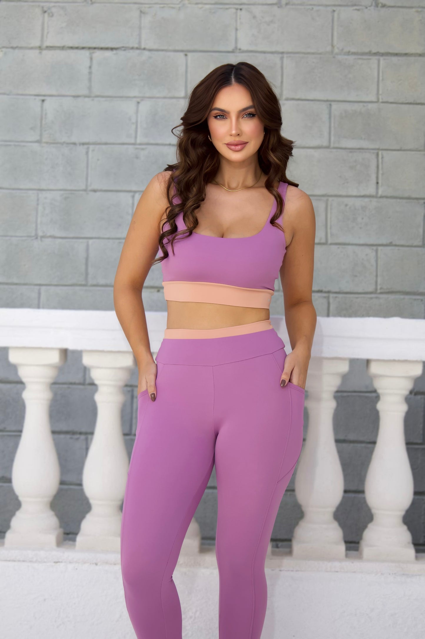 Conjunto Fitness Lavanda Feminino com Top e Legging com bolso