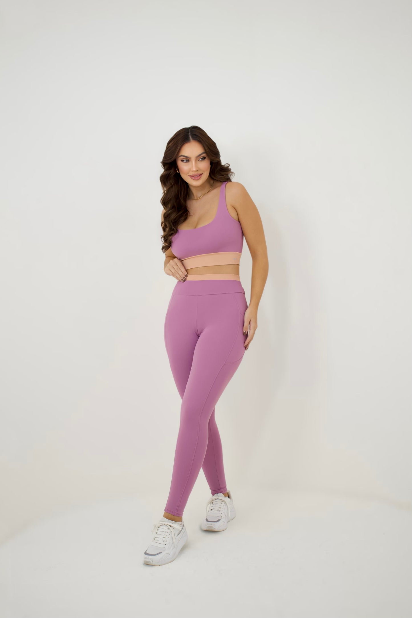 Conjunto Fitness Lavanda Feminino com Top e Legging com bolso