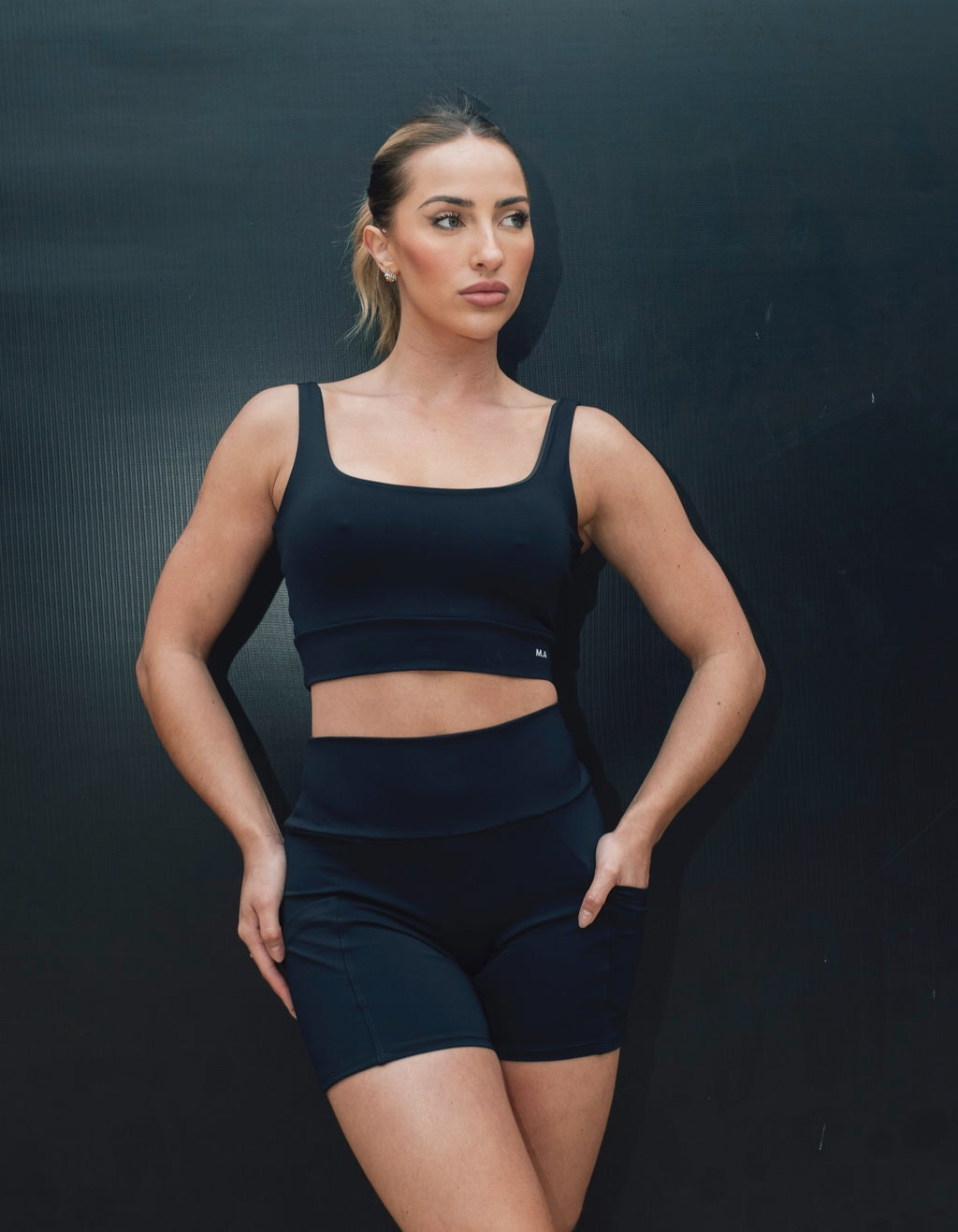 Conjunto Comfy - Top e Short com Compressão Média para Conforto e Desempenho em Exercícios
