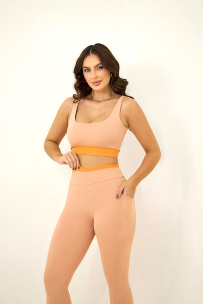 Conjunto Fitness Nude Feminino com Top e Legging com bolso