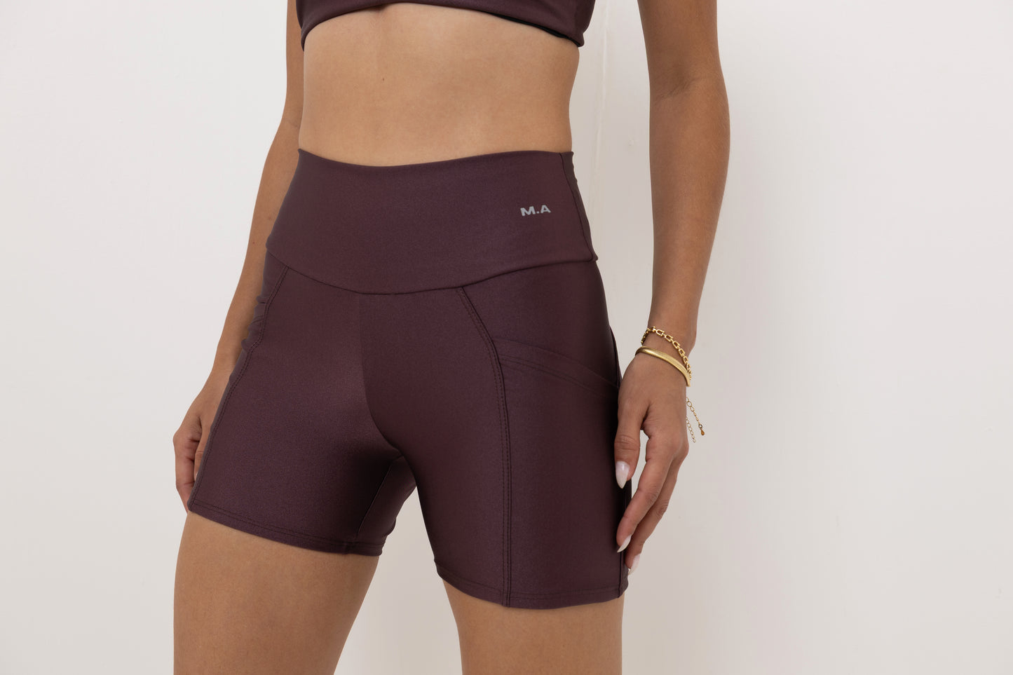 Conjunto Fitness Feminino Marsala:Top Alças Finas Ajustáveis + Short Cintura Alta com Bolso Lateral