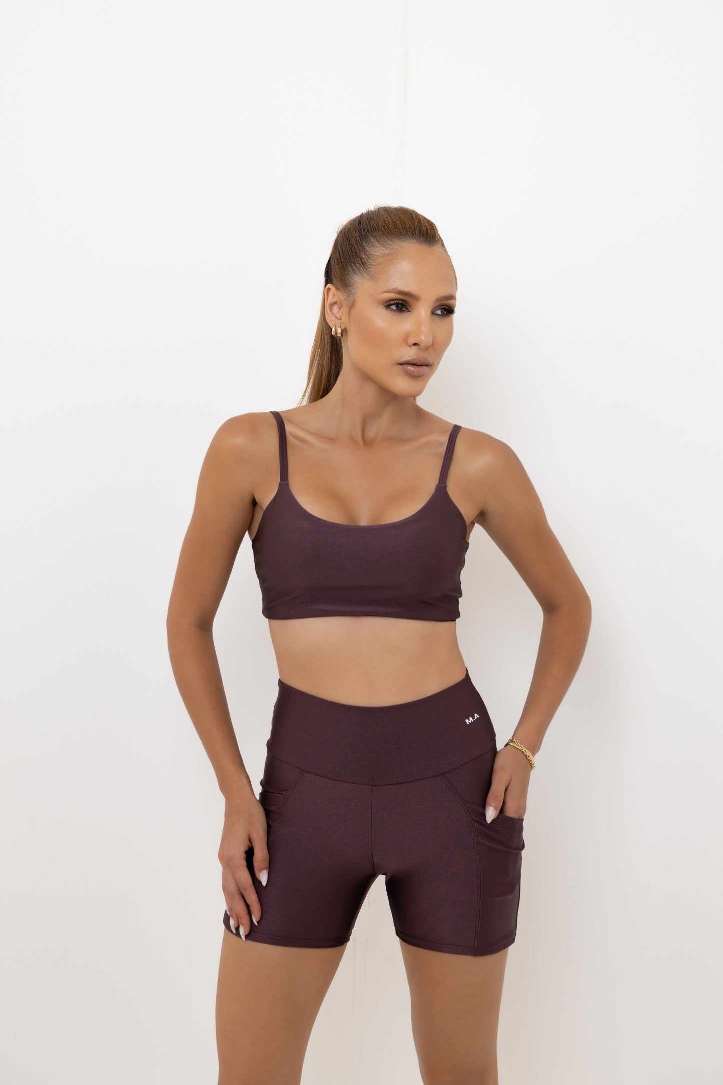 Conjunto Fitness Feminino Marsala:Top Alças Finas Ajustáveis + Short Cintura Alta com Bolso Lateral