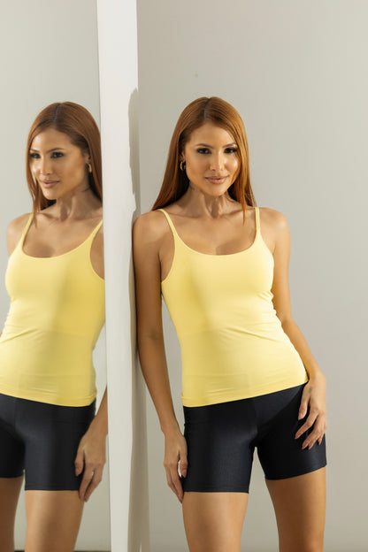 Blusa de Alça Fina Essencial Amarela em Poliamida com Bojo removível e Proteção UV50+