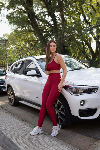 Conjunto Fitness Feminino com Legging Canelada de Alta Compressão e Top com Alças Finas Ajustáveis | Bolsos Laterais, vermelho carmim