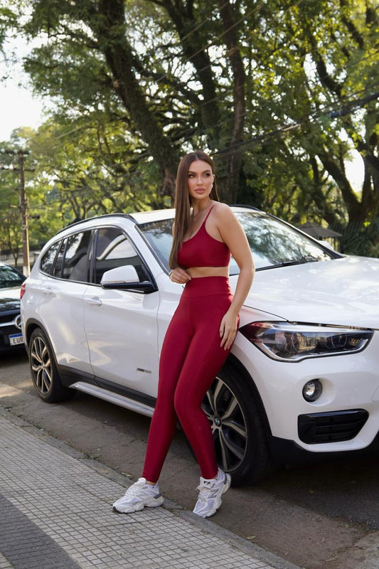 Conjunto Fitness Feminino com Legging Canelada de Alta Compressão e Top com Alças Finas Ajustáveis | Bolsos Laterais, vermelho carmim