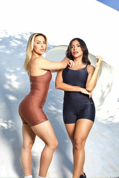 Macaquinho Shorts Marrom com Cós Alto e Bolso Lateral – Modelagem que Valoriza o Corpo e Zero Transparência