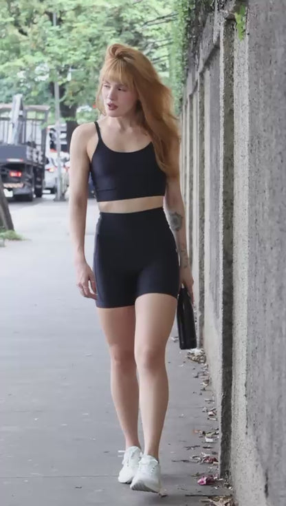 Conjunto Summer Preto - Top com alça fina e short com tala para Conforto e Sustentação