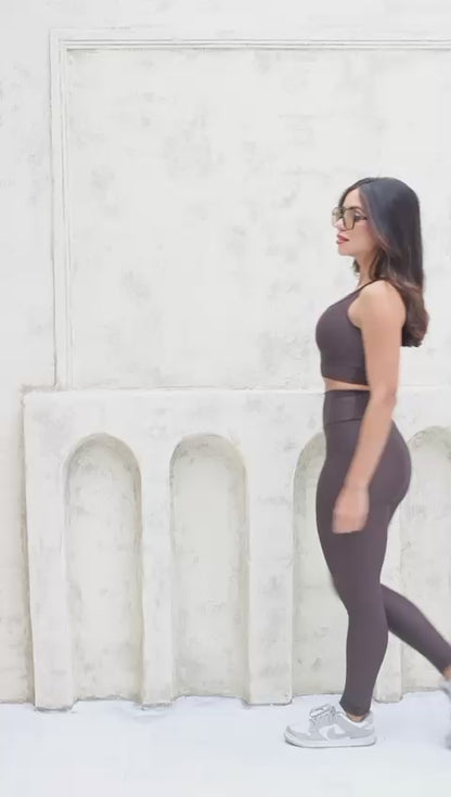 Conjunto Curve Preto - Top de Alça larga e Calça com cós alto com bolso funcional para Máxima Performance